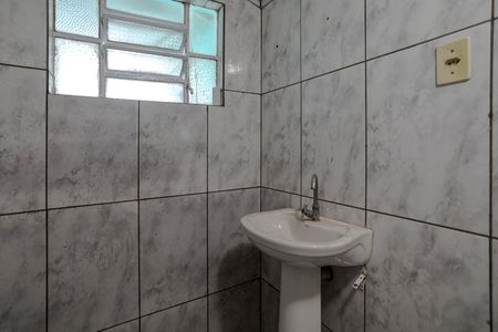 Casa para alugar com 120m², 2 quartos e 2 vagasBanheiro