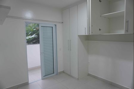 Quarto de casa para alugar com 1 quarto, 65m² em Vila São Silvestre, Barueri