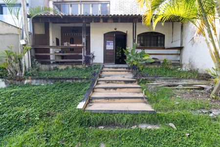 Casa para alugar com 200m², 2 quartos e sem vaga Casa para alugar com 200m², 2 quartos e sem vagaFachada
