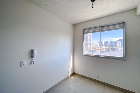 Sala de apartamento para alugar com 1 quarto, 27m² em Parque Industrial Tomas Edson, São Paulo
