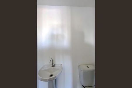 Banheiro da Suíte de apartamento para alugar com 1 quarto, 27m² em Parque Industrial Tomas Edson, São Paulo