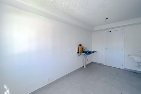 Sala de apartamento para alugar com 1 quarto, 27m² em Parque Industrial Tomas Edson, São Paulo