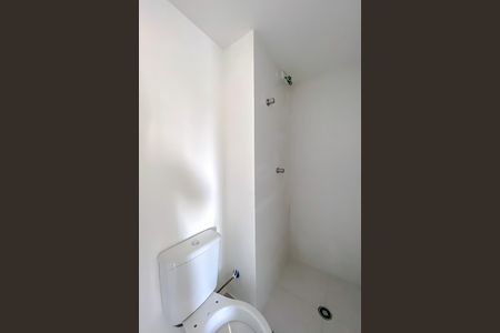 Banheiro da Suíte de apartamento para alugar com 1 quarto, 27m² em Parque Industrial Tomas Edson, São Paulo