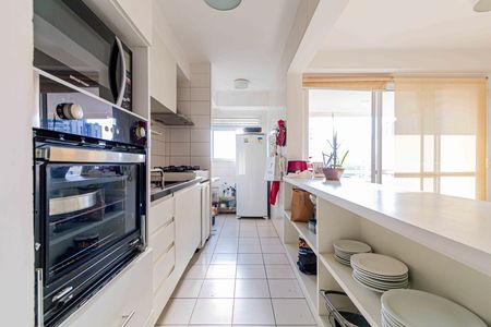 Cozinha de apartamento para alugar com 1 quarto, 64m² em Vila Anglo Brasileira, São Paulo