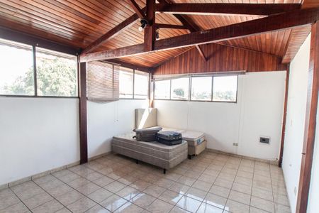 Casa à venda com 350m², 4 quartos e 2 vagas Casa à venda com 350m², 4 quartos e 2 vagasEdícula - Quarto
