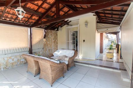 Terraço de casa à venda com 4 quartos, 350m² em Vila Nilo, São Paulo