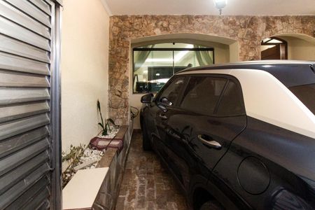 Casa à venda com 350m², 4 quartos e 2 vagas Casa à venda com 350m², 4 quartos e 2 vagasGaragem