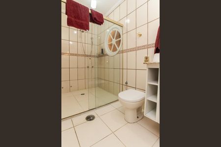 Casa à venda com 350m², 4 quartos e 2 vagas Casa à venda com 350m², 4 quartos e 2 vagasBanheiro da Suíte 1