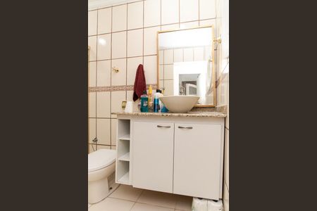 Casa à venda com 350m², 4 quartos e 2 vagas Casa à venda com 350m², 4 quartos e 2 vagasBanheiro da Suíte 1