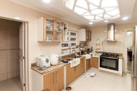 Casa à venda com 350m², 4 quartos e 2 vagas Casa à venda com 350m², 4 quartos e 2 vagasCozinha