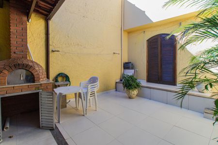 Casa à venda com 350m², 4 quartos e 2 vagas Casa à venda com 350m², 4 quartos e 2 vagasÁrea de Serviço