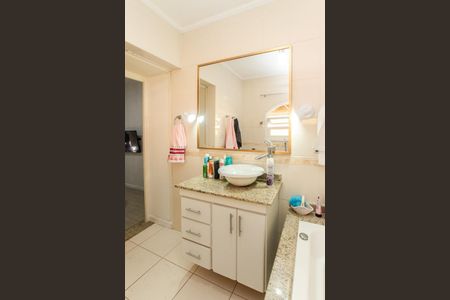 Casa à venda com 350m², 4 quartos e 2 vagas Casa à venda com 350m², 4 quartos e 2 vagasBanheiro da Suíte