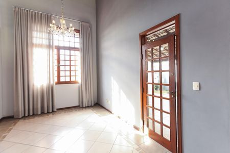 Casa à venda com 405m², 3 quartos e 2 vagas