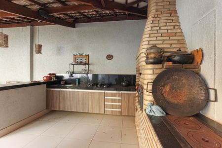 Casa à venda com 405m², 3 quartos e 2 vagas