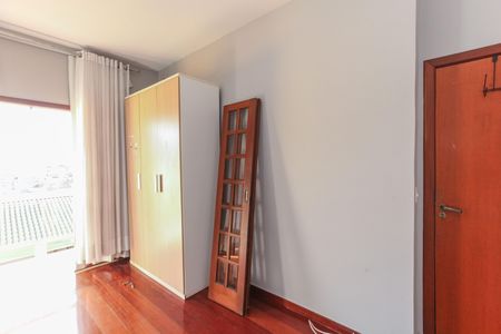Casa à venda com 405m², 3 quartos e 2 vagas