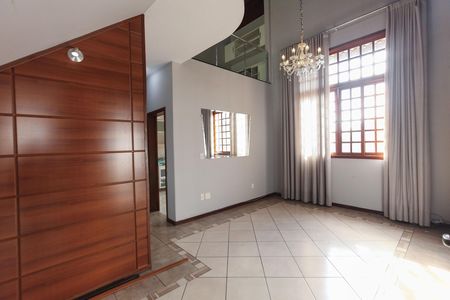 Casa à venda com 405m², 3 quartos e 2 vagas
