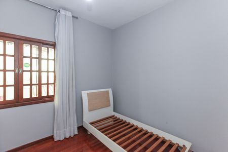 Casa à venda com 3 quartos, 405m² em Olaria, Contagem