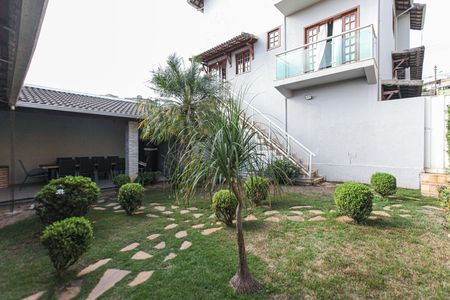 Casa à venda com 405m², 3 quartos e 2 vagas