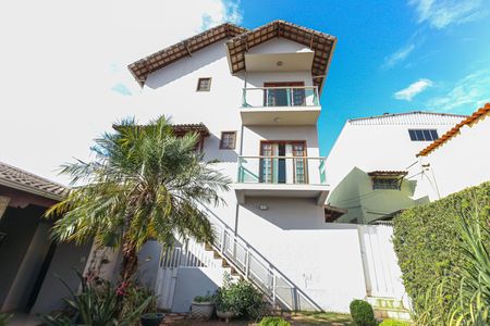Casa à venda com 405m², 3 quartos e 2 vagas