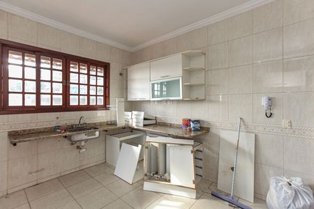 Casa à venda com 3 quartos, 405m² em Olaria, Contagem