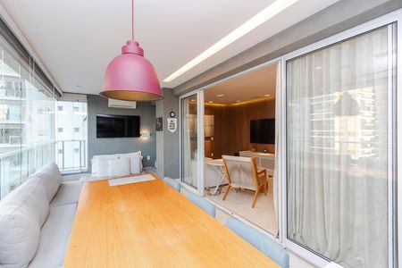 Apartamento à venda com 134m², 3 quartos e 2 vagas Apartamento à venda com 134m², 3 quartos e 2 vagasVaranda