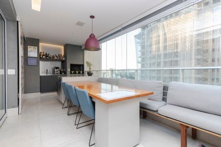 Apartamento à venda com 134m², 3 quartos e 2 vagas Apartamento à venda com 134m², 3 quartos e 2 vagasVaranda