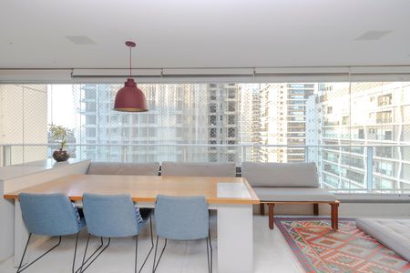 Apartamento à venda com 134m², 3 quartos e 2 vagas Apartamento à venda com 134m², 3 quartos e 2 vagasVaranda