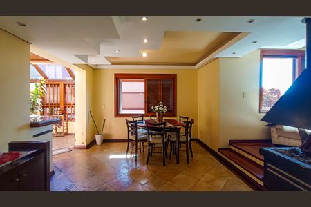 Casa de condomínio à venda com 379m², 4 quartos e 2 vagasSala de Jantar