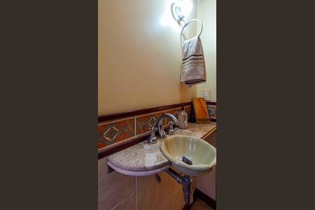 Lavabo  de casa de condomínio à venda com 4 quartos, 379m² em Menino Deus, Porto Alegre