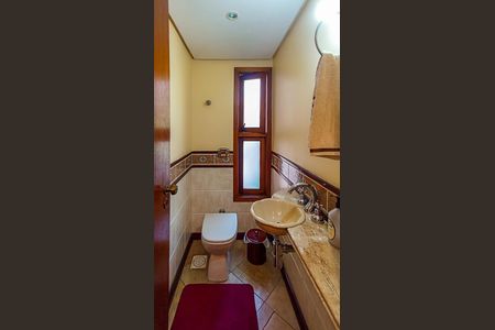 Casa de condomínio à venda com 379m², 4 quartos e 2 vagasLavabo