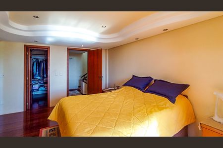 Casa de condomínio à venda com 379m², 4 quartos e 2 vagasSuite 