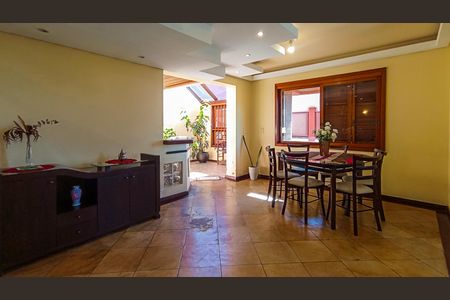 Casa de condomínio à venda com 379m², 4 quartos e 2 vagasSala de Jantar