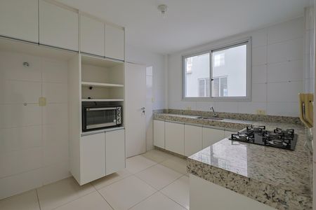 Apartamento à venda com 126m², 4 quartos e 3 vagas