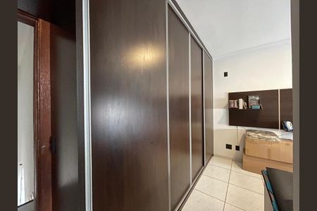 Foto 03 de casa à venda com 2 quartos, 68m² em Parque Xangri-Lá, Contagem