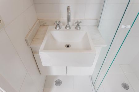 Banheiro da Suíte 1 de apartamento para alugar com 2 quartos, 71m² em Vila Madalena, São Paulo