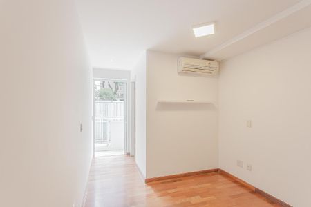 Suíte 2 de apartamento para alugar com 2 quartos, 71m² em Vila Madalena, São Paulo