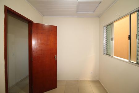 Quarto 1 de casa para alugar com 2 quartos, 45m² em Vila Barbosa, São Paulo