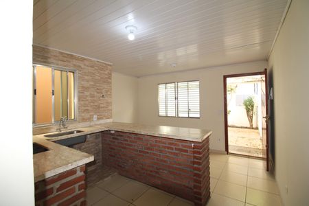 Casa para alugar com 45m², 2 quartos e 1 vagaSala / CozinhaSala / Cozinha
