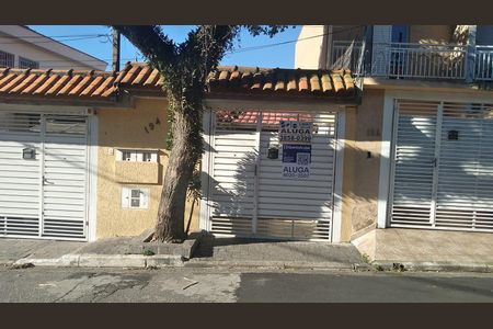 Casa para alugar com 45m², 2 quartos e 1 vaga Casa para alugar com 45m², 2 quartos e 1 vagaFachada