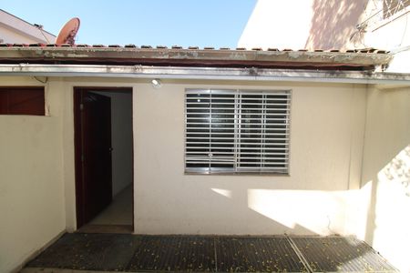 Casa para alugar com 45m², 2 quartos e 1 vagaQuintal