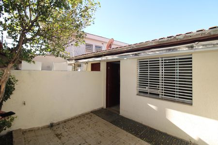 Casa para alugar com 45m², 2 quartos e 1 vagaQuintal