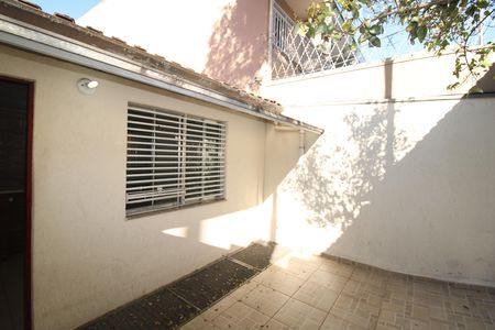Casa para alugar com 45m², 2 quartos e 1 vagaQuintal