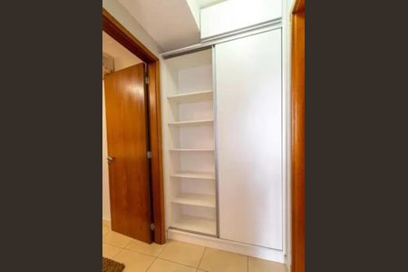 Apartamento para alugar com 80m², 3 quartos e 2 vagas Apartamento para alugar com 80m², 3 quartos e 2 vagasQuarto