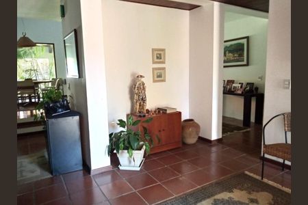 Casa de condomínio à venda com 400m², 3 quartos e 6 vagasFoto 03