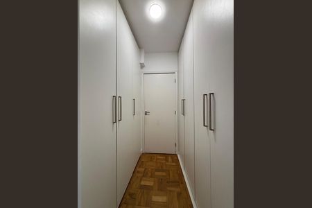 Suíte de apartamento para alugar com 3 quartos, 98m² em Itaim Bibi, São Paulo