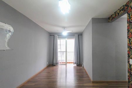 Sala de apartamento para alugar com 3 quartos, 64m² em Vila Ivone, São Paulo