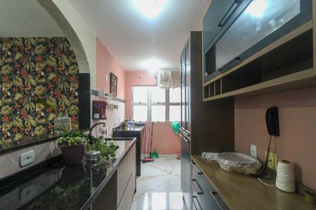 Cozinha de apartamento para alugar com 3 quartos, 64m² em Vila Ivone, São Paulo
