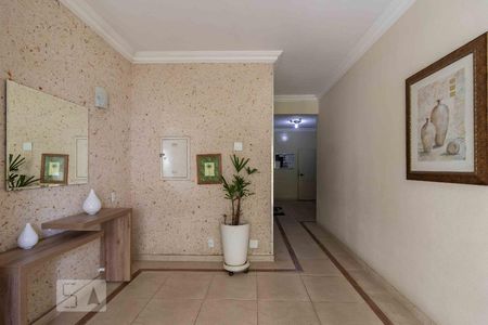 Hall de entrada de apartamento para alugar com 3 quartos, 64m² em Vila Ivone, São Paulo
