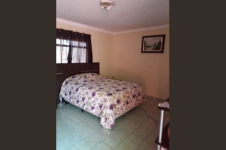 DORMITÓRIO de casa à venda com 3 quartos, 120m² em Jardim Roberto, Osasco