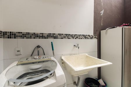 Casa de condomínio à venda com 60m², 2 quartos e 1 vagaÁrea de Serviço 